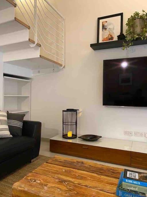 Duplex 2 Bedroom In Portomaso St Julians Apartment San Ġiljan